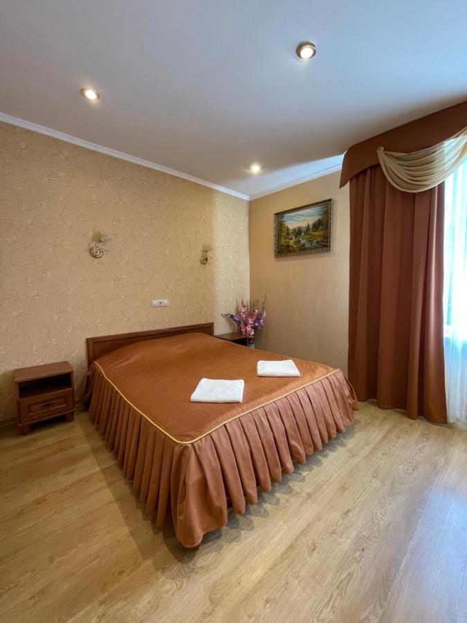 Gusarskiy Hotel And Apartment Kyiv Exterior photo